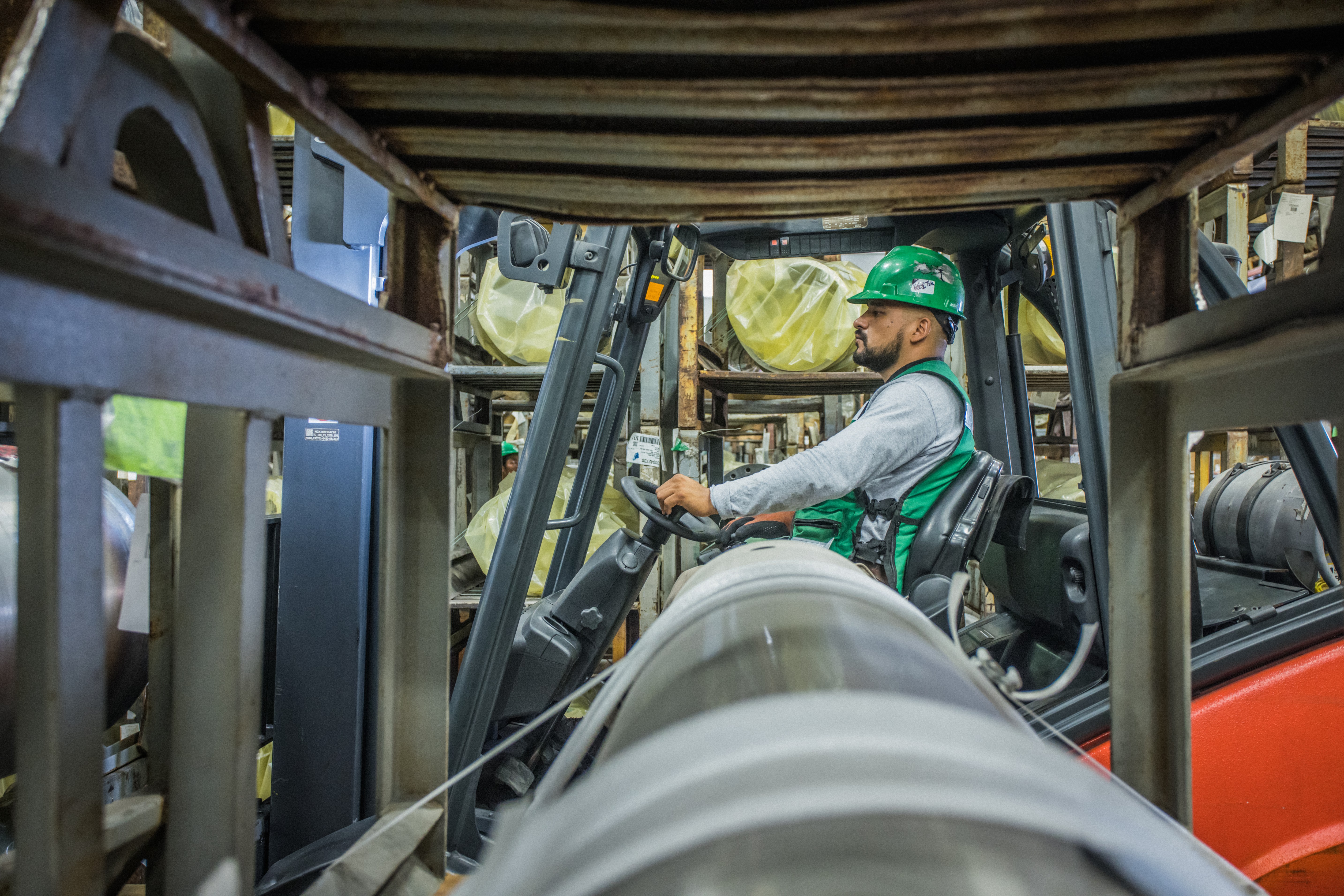 Reduce riesgos en el manejo de materiales peligrosos en el transporte